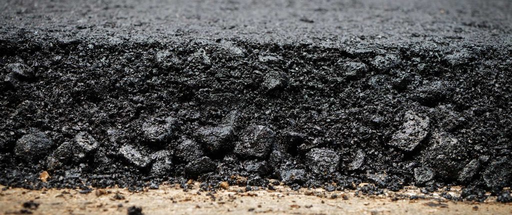 asphalt-its-4-types-uses-manufacturing-process